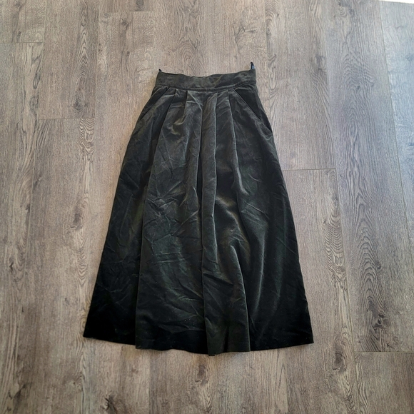 Vintagd Dark Olive Velvet Maxi Skirt - Picture 2 of 9